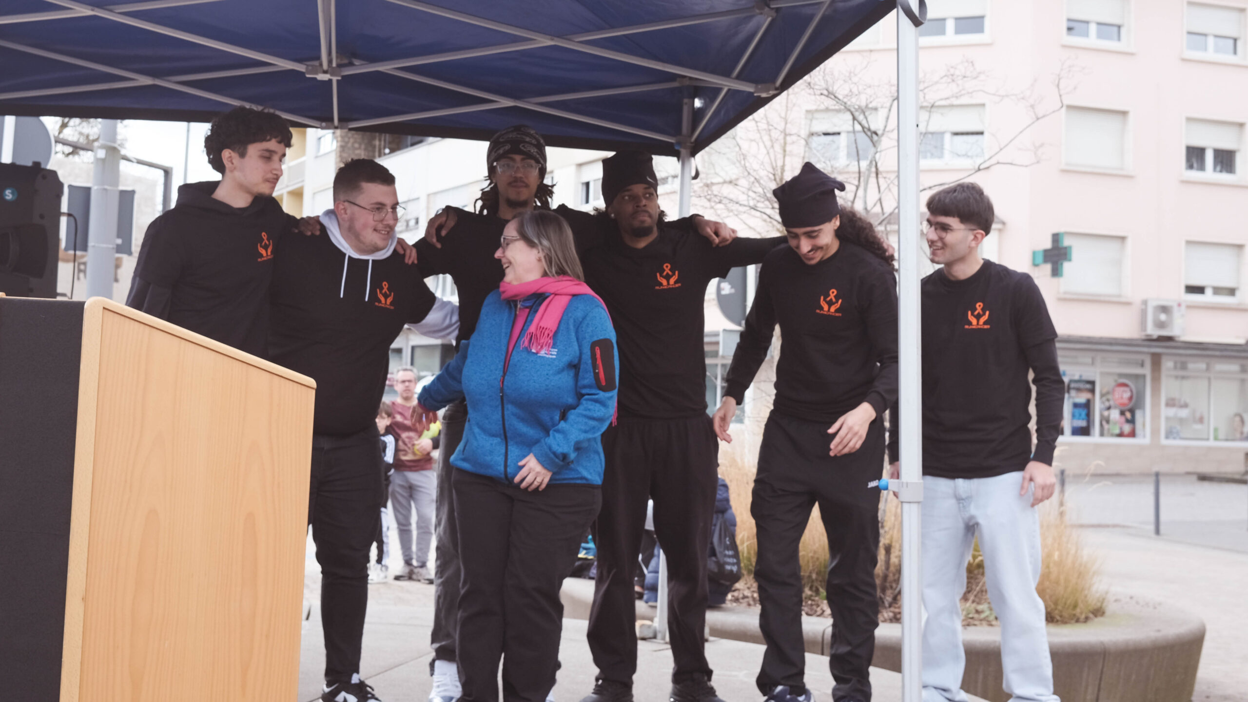 The students who organised Run4Cancer 2024 posing with an ALGSO member